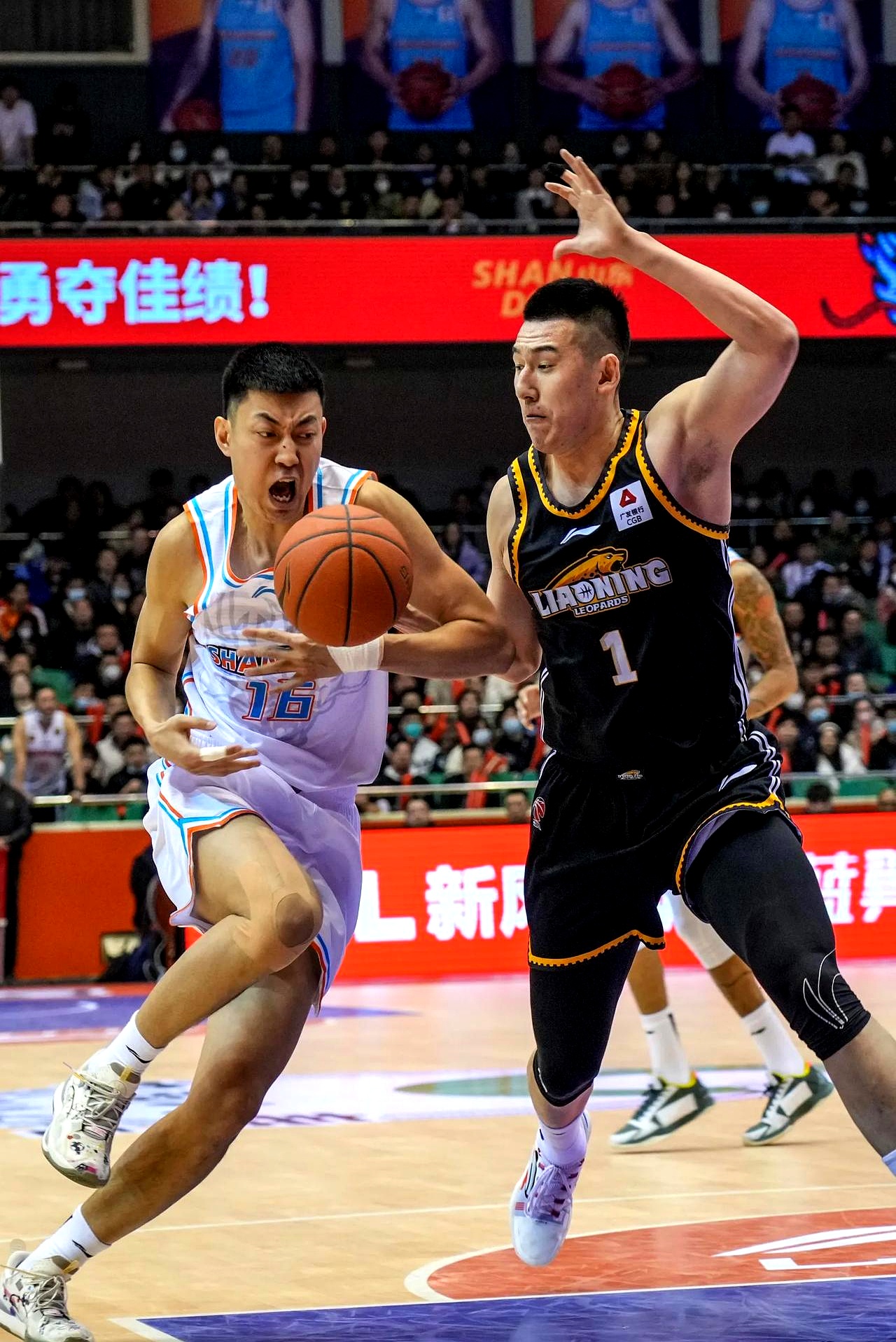 博彩平台排名山东男篮训练开放日；冲刺阶段篮板制胜引欢呼；法国杯在即；细节决定成败的简单介绍